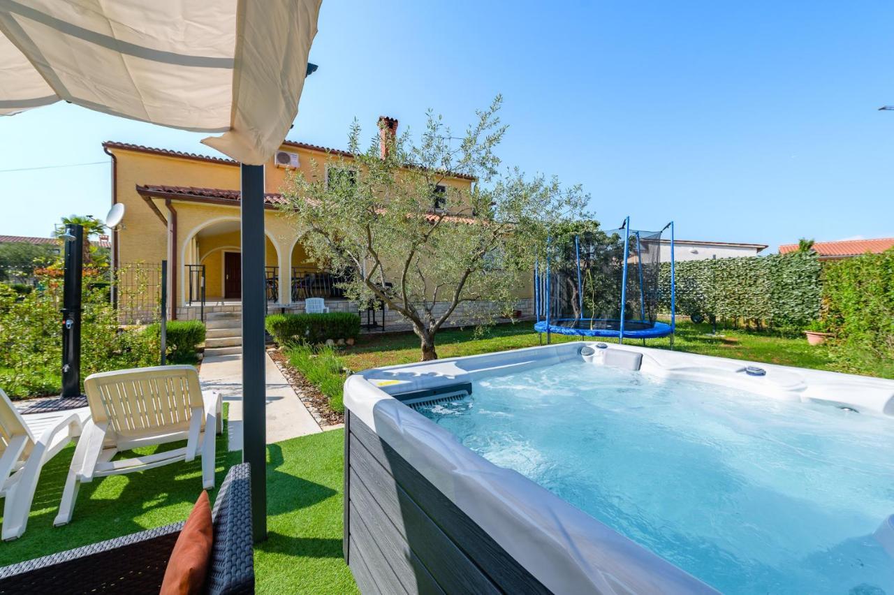 Apartments Josipa Porec Exterior photo