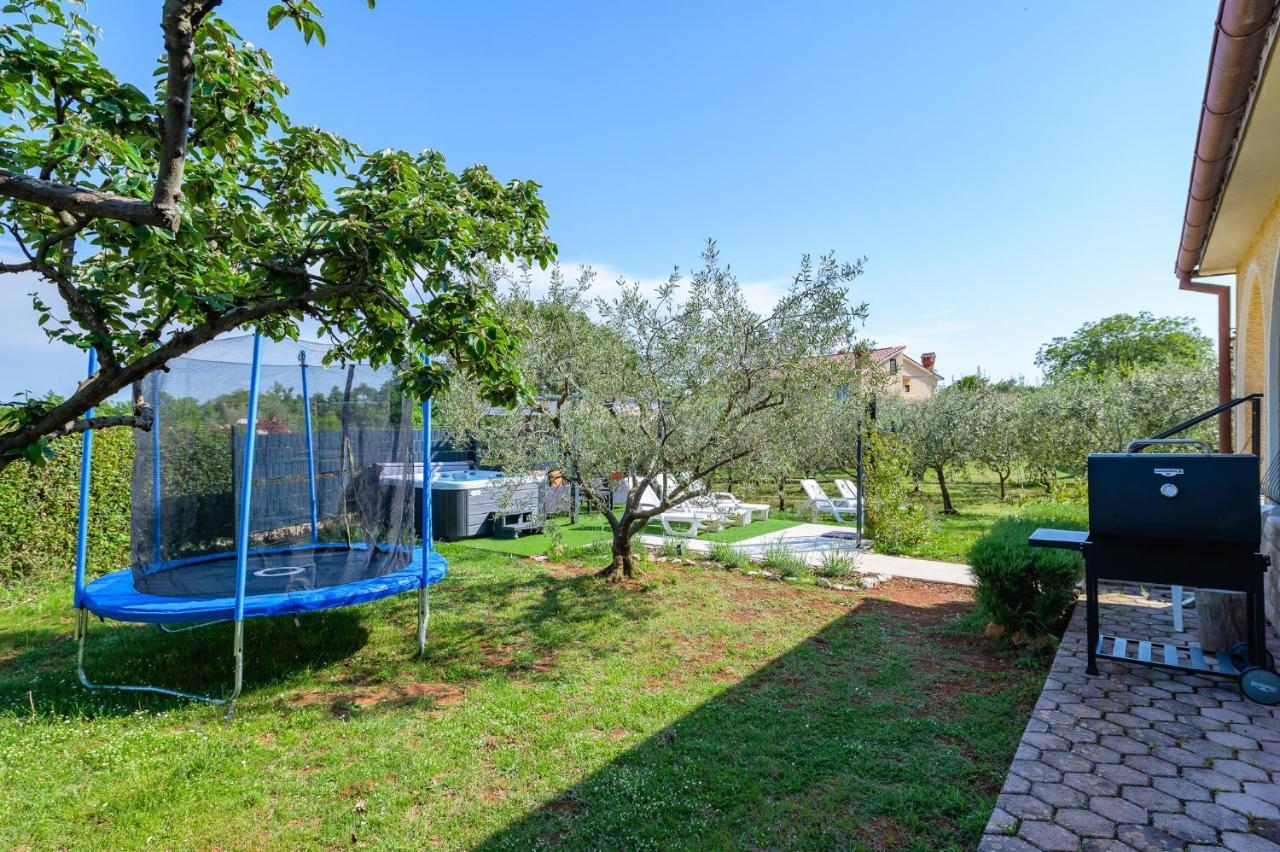 Apartments Josipa Porec Exterior photo