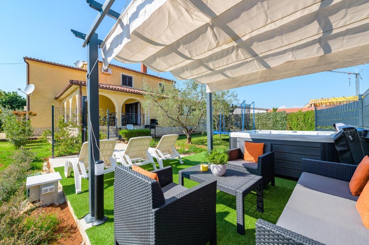 Apartments Josipa Porec Exterior photo