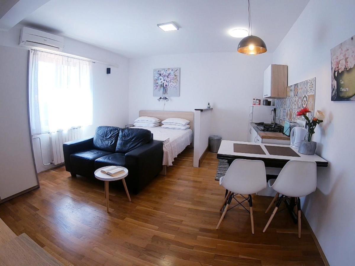 Apartments Josipa Porec Exterior photo